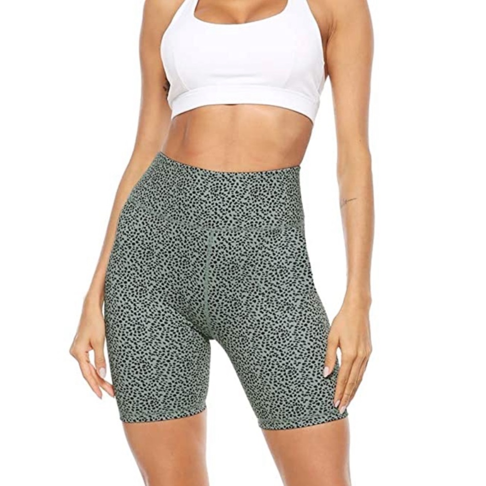 Green Leopard High Waist Workout Yoga Shorts with 2 Hidden Pockets